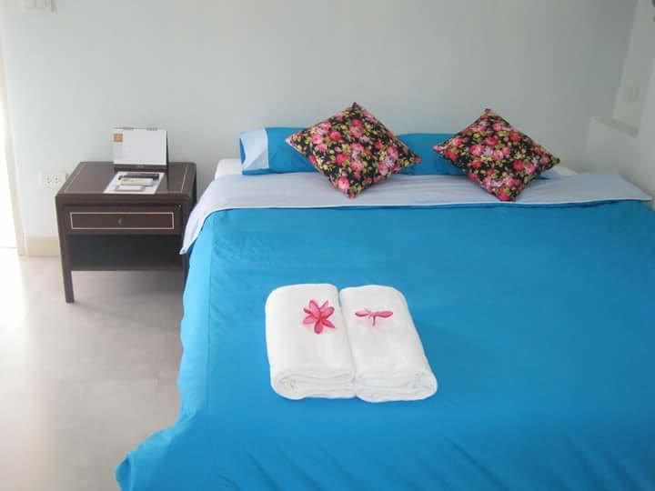 The House At Pranburi Hotel Bagian luar foto